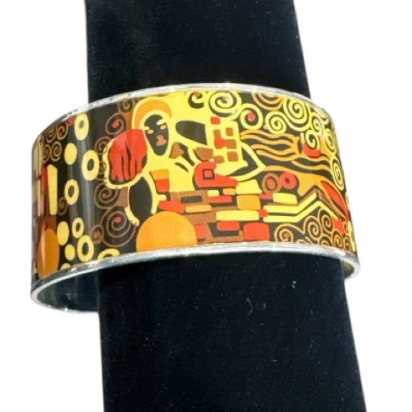 Metropolitan Museum of Art Silver Tone Artistic Tribal Design Bangle Bracelet - Picture 1 of 6